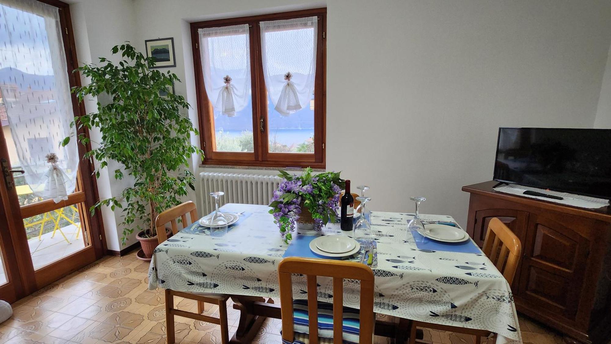 Apartment L'Ulivo Lake View Private Road 5 Kilometers From Varenna 列尔纳 外观 照片