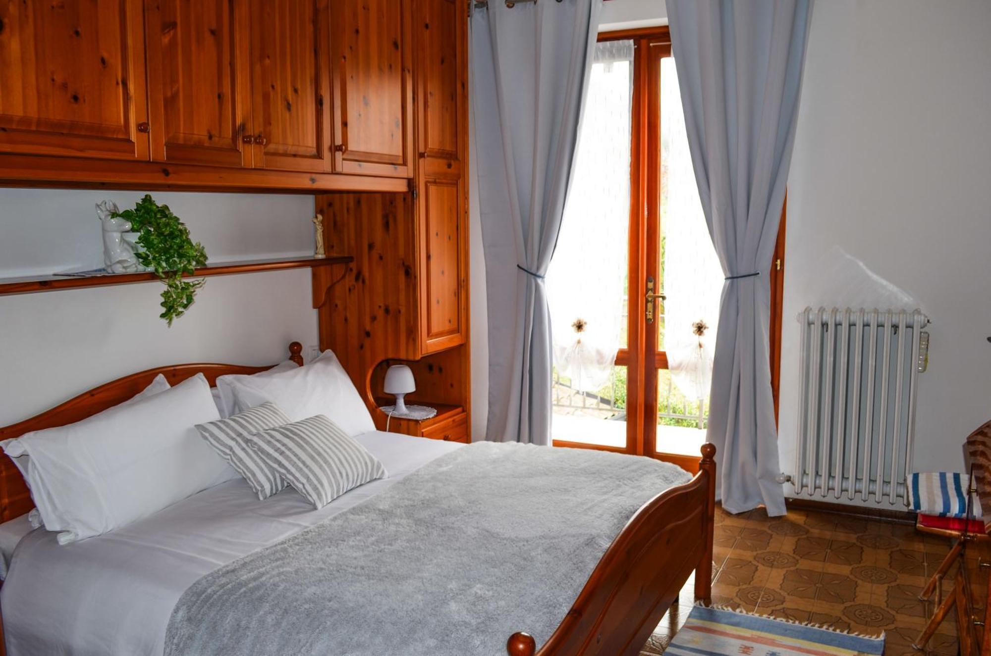 Apartment L'Ulivo Lake View Private Road 5 Kilometers From Varenna 列尔纳 外观 照片