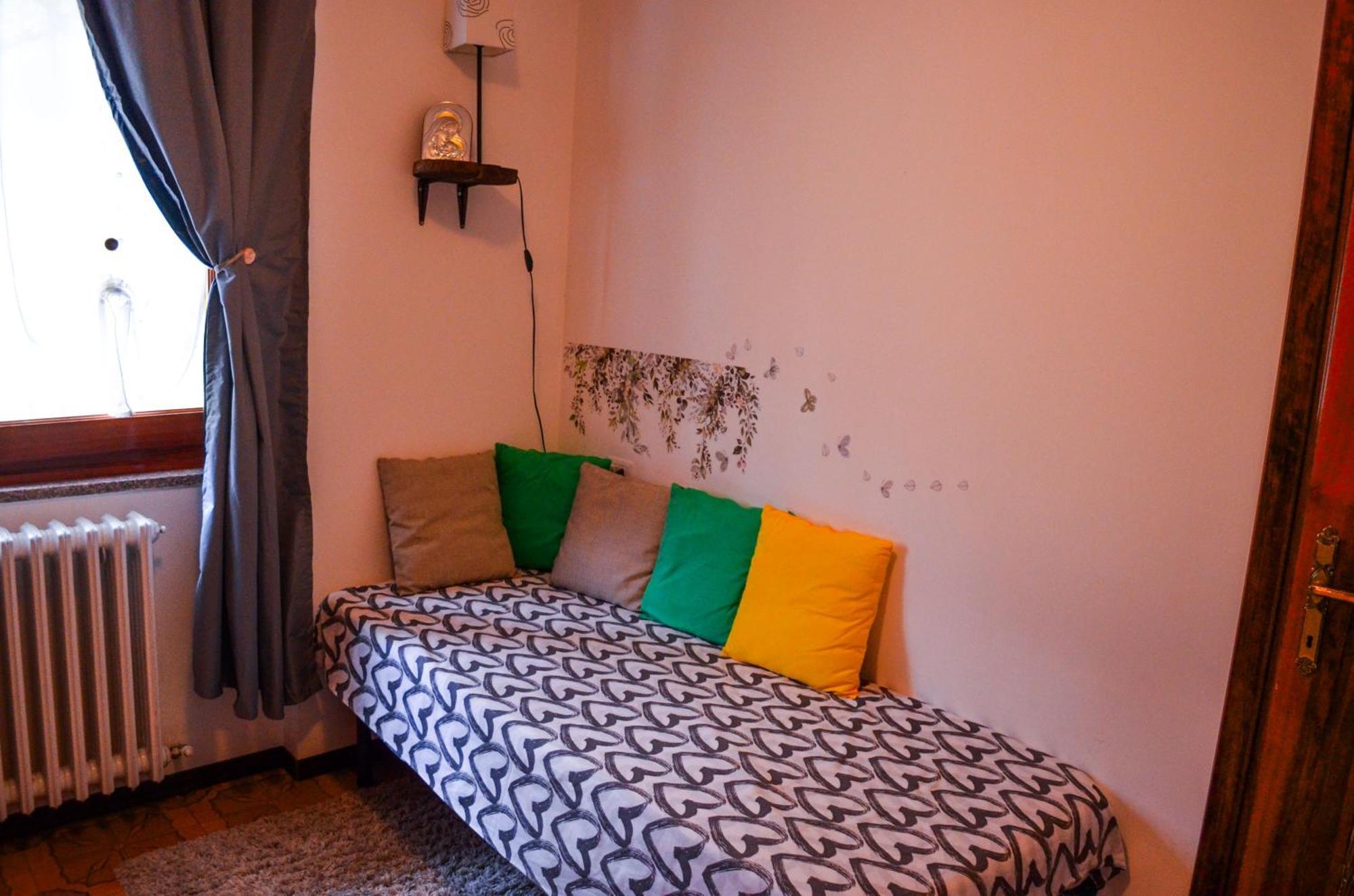 Apartment L'Ulivo Lake View Private Road 5 Kilometers From Varenna 列尔纳 外观 照片